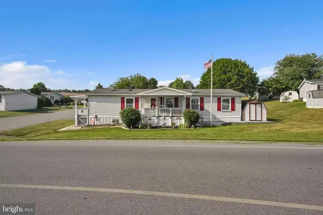 200 Finch Ct, Lancaster