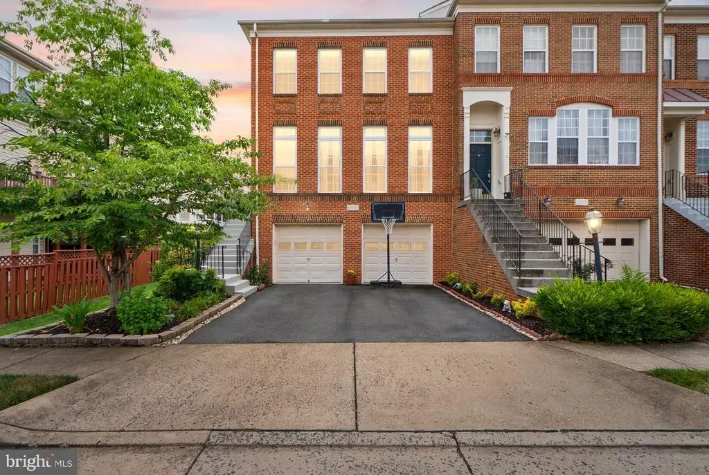 22016 Dilworth Sq, BROADLANDS