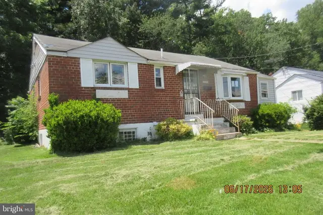 12902 Evanston St, Rockville