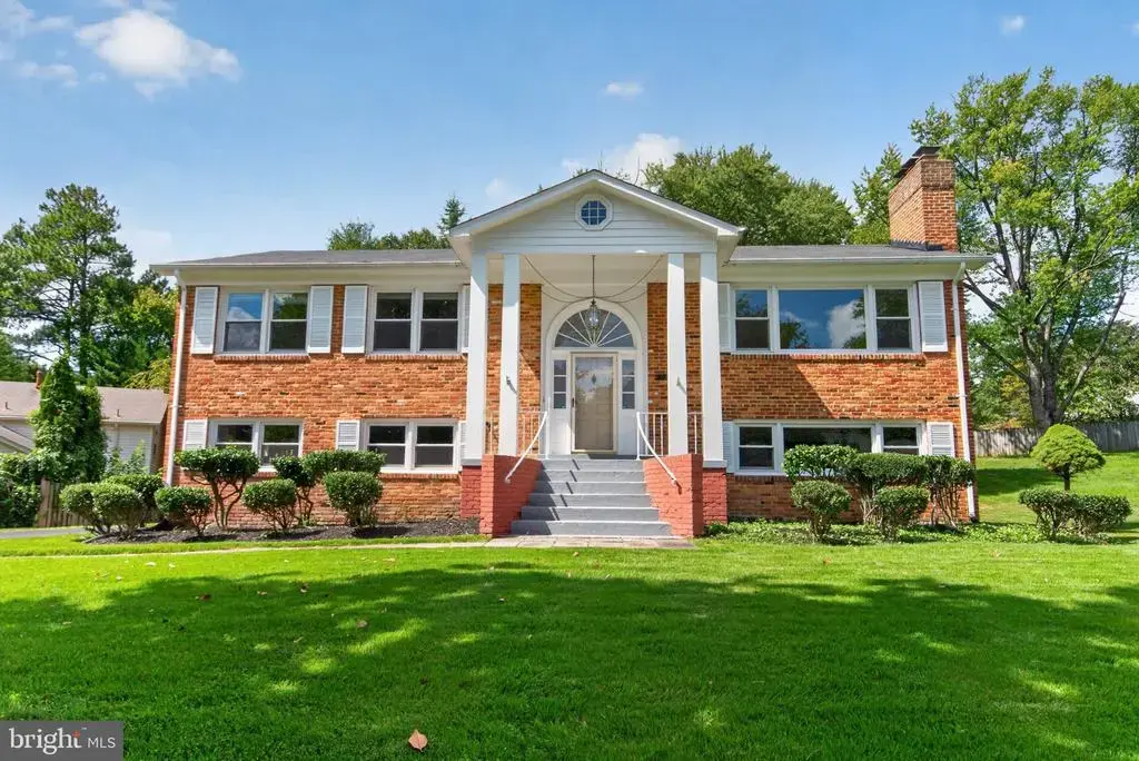 8020 Agin Ct, MCLEAN