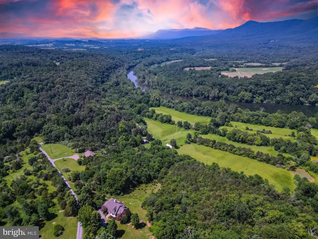 522 Star View Ln, RILEYVILLE