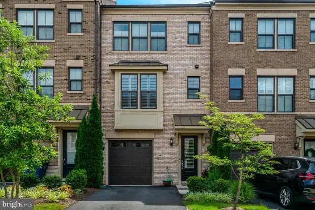 3683 Ambrose Hills Rd, Falls Church