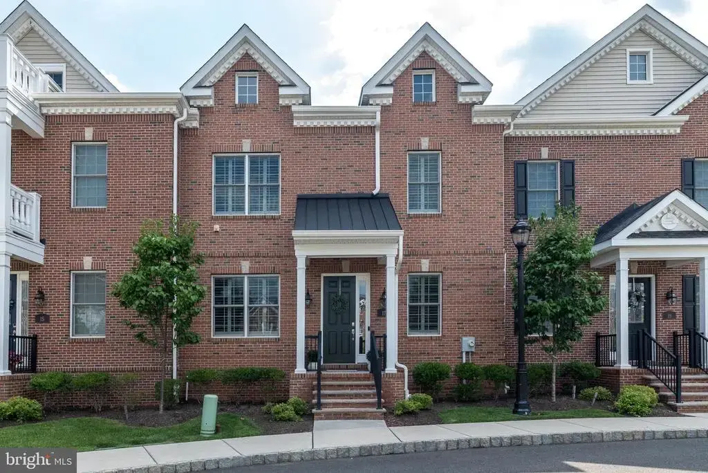 17 Creekview Ln, YARDLEY