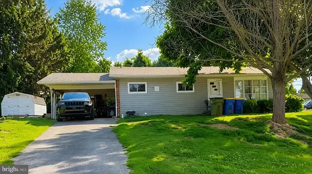 2070 Sandalwood Ct, York