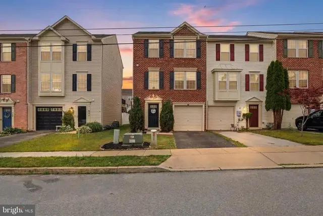 844 Blossom Dr, Hanover