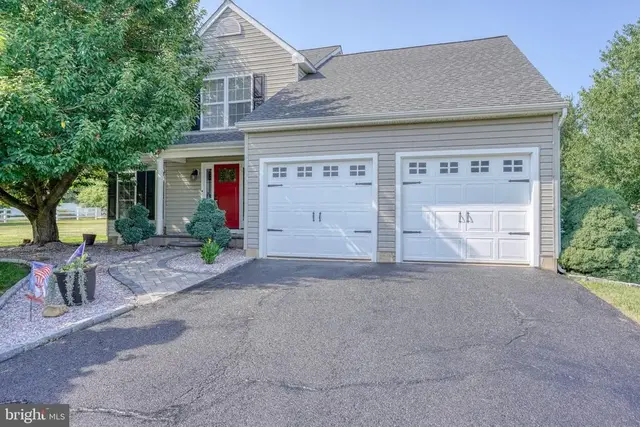 310 W Bradford Ct, Middletown