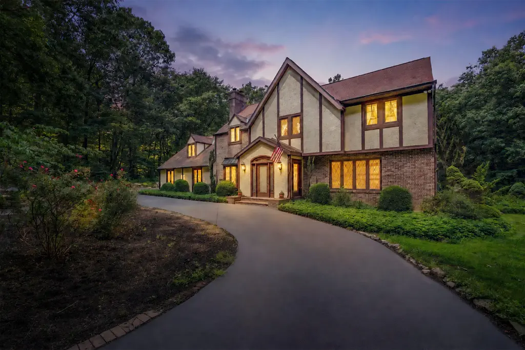 2323 Saint Peters Rd, POTTSTOWN