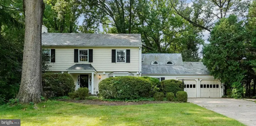 8209 Burning Tree Rd, BETHESDA
