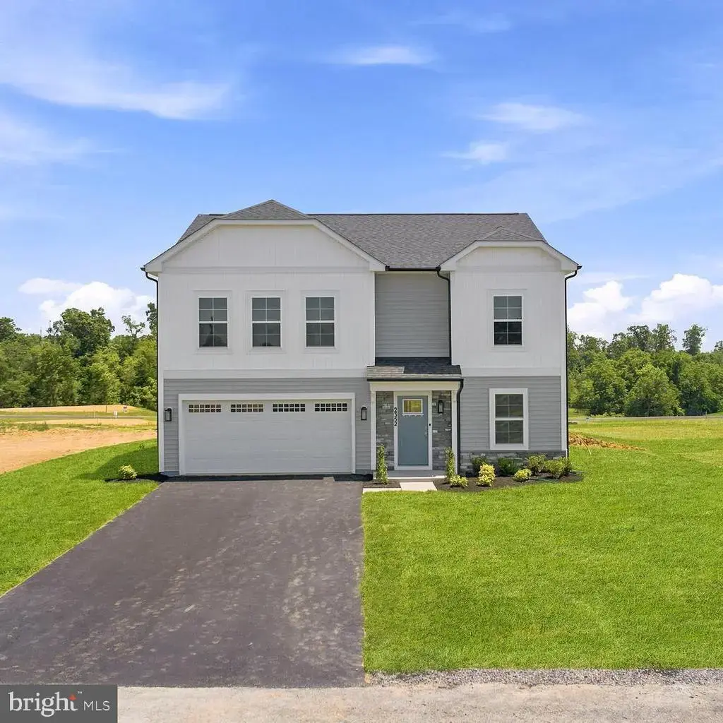 2352 Wind River Dr, CHAMBERSBURG