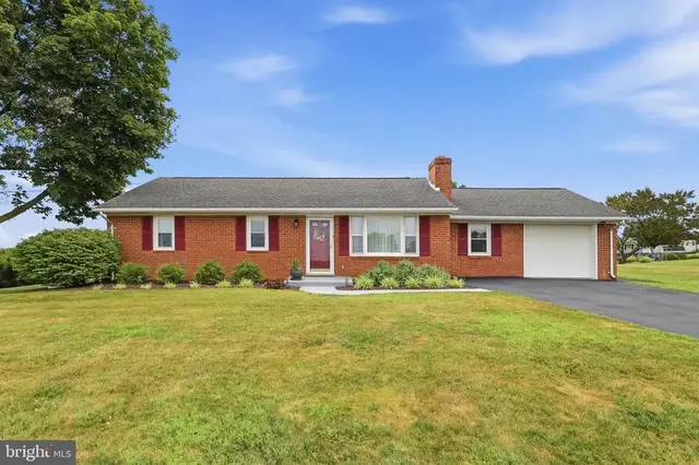 16913 Fairview Rd, Hagerstown