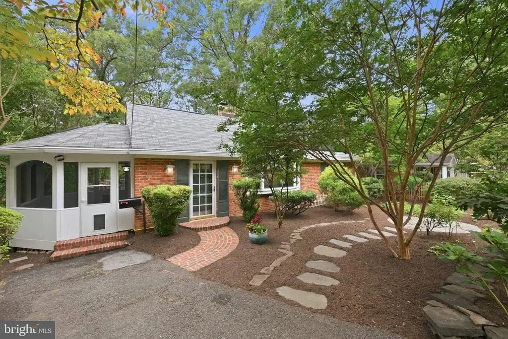 406 Hanson Ln, ALEXANDRIA