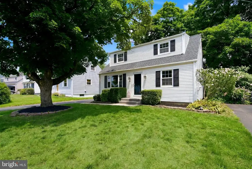 43 Longwood Dr, HAMILTON