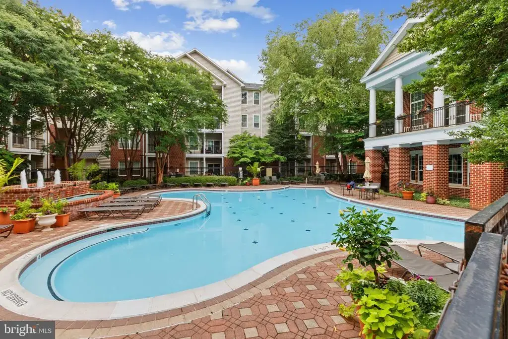 1530 Spring Gate Dr #9312, MCLEAN