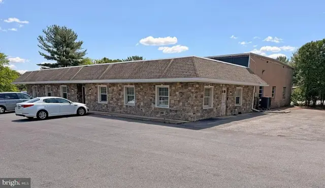 4140 Sand Spring Rd, Schnecksville