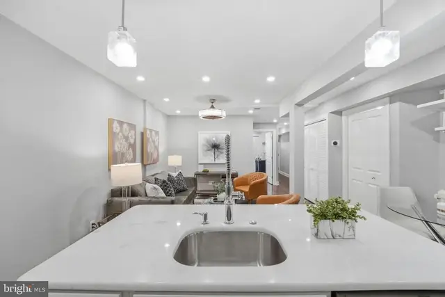 709 Jackson St Ne #1, Washington
