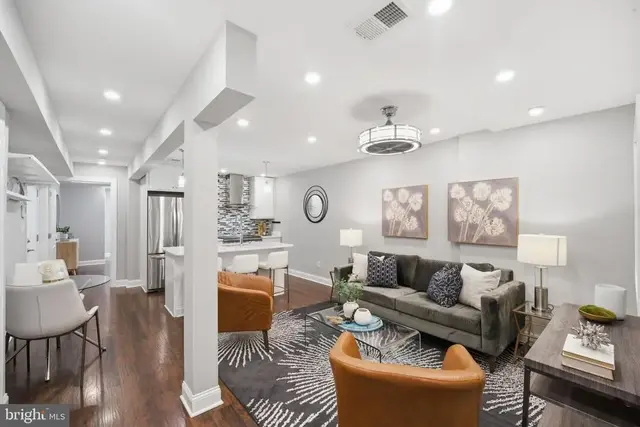 709 Jackson St Ne #1, Washington