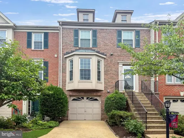 8015 Readington Ct, Springfield