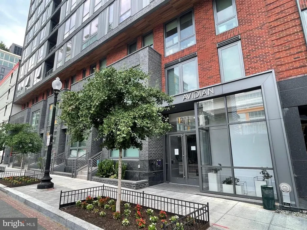 1211 Van St Se #601, WASHINGTON