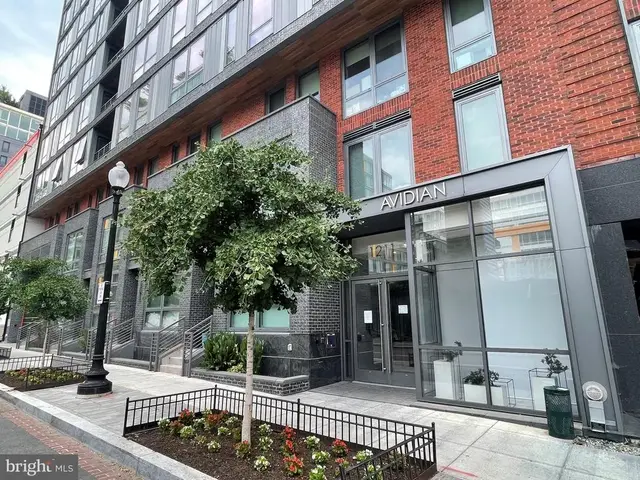 1211 Van St Se #601, Washington