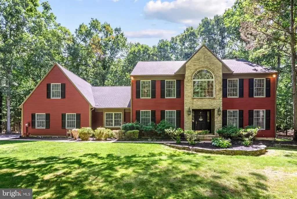 5 Ridge Ct, MEDFORD