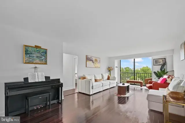 1800 Old Meadow Rd #1516, Mclean