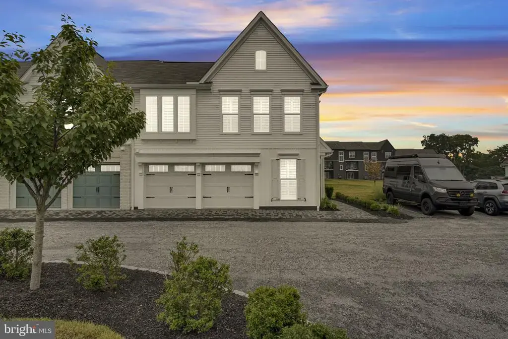 1319 Arlington Way, MECHANICSBURG