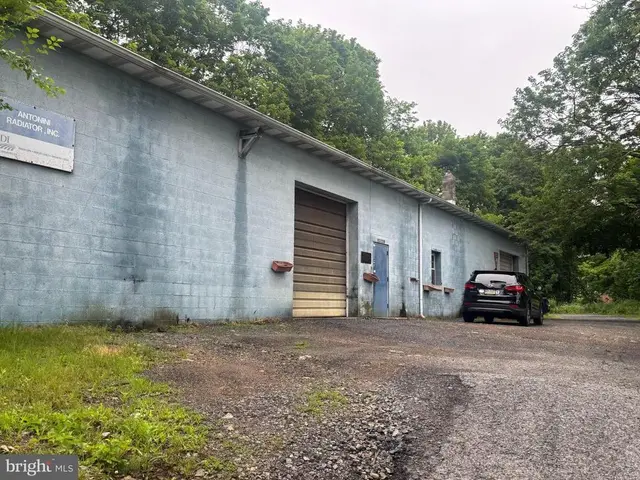 325 E Railroad St, Pottsville