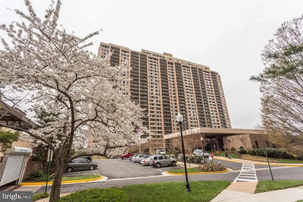 5501 Seminary Rd #2001s, FALLS CHURCH