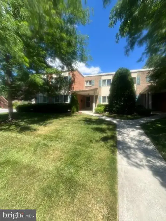 111 S 24th St #b, Camp Hill