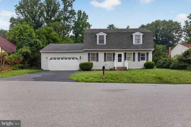 5570 Merivale Ct, Harrisburg