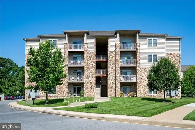 2000 Fountainview Cir #114, Newark