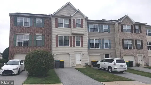 6 Tether Ct, Wilmington