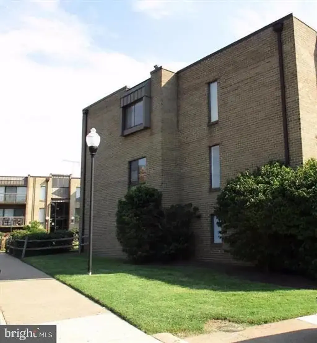 7599 Gales Ct #104, MANASSAS