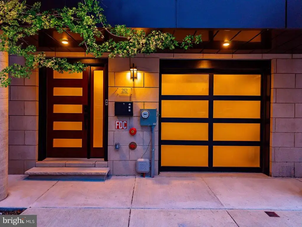 252 Gates St, PHILADELPHIA
