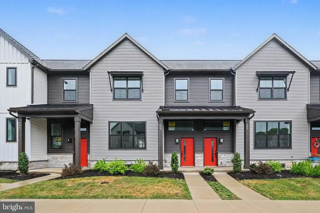 104 Madison Dr, MECHANICSBURG