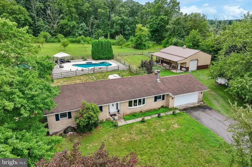 2380 Winding Rd, QUAKERTOWN
