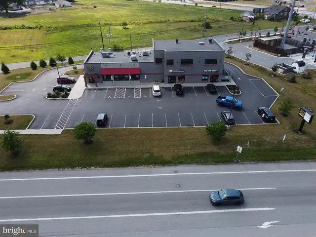 825 Hogestown Rd, Mechanicsburg