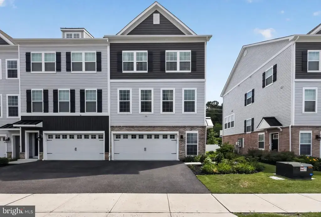 40 Autumn Park Dr, MEDFORD