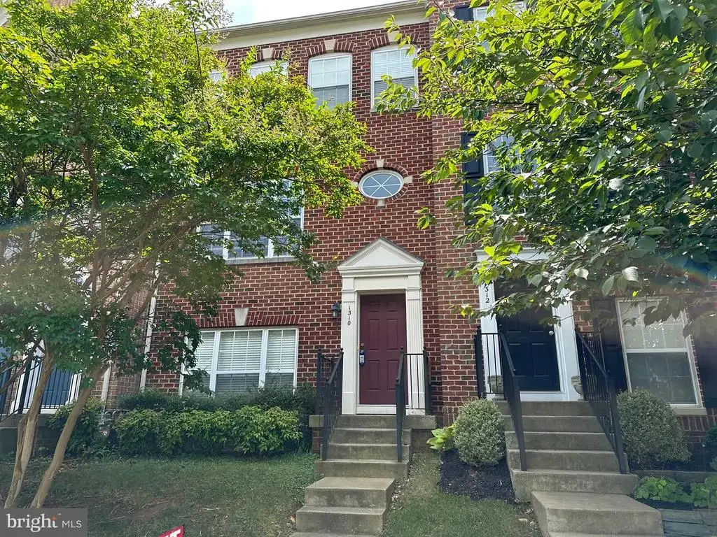 1310 Saunders Dr, FREDERICKSBURG