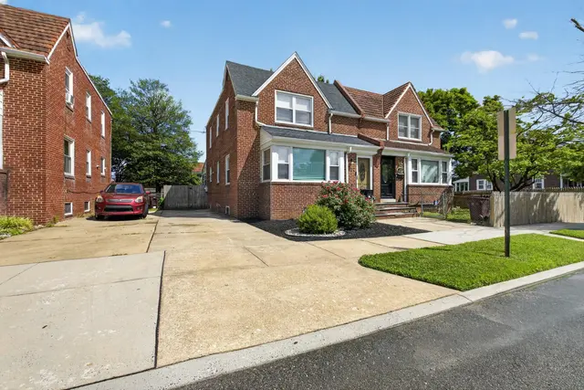 202 N Bancroft Pkwy, Wilmington