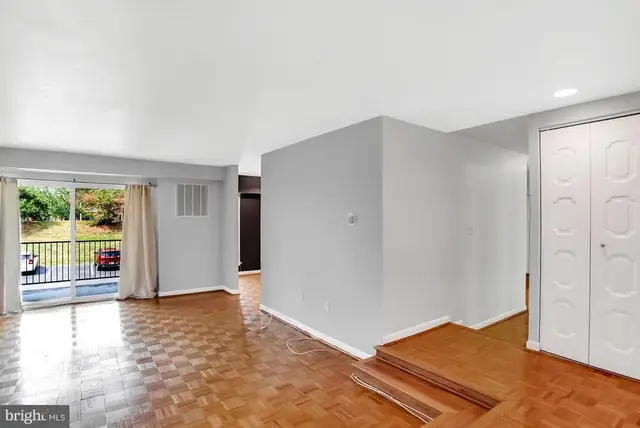 1 Silverwood Cir #8, Annapolis