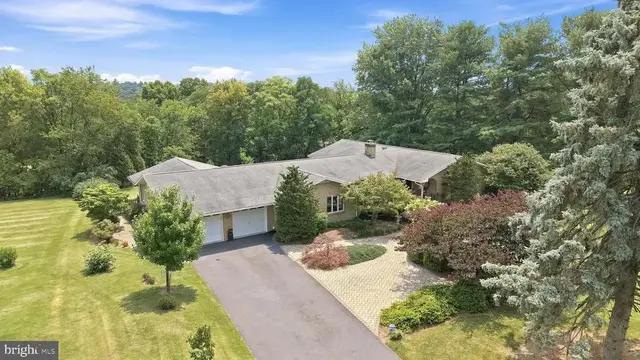 140 Stonebrook Rd, Winchester