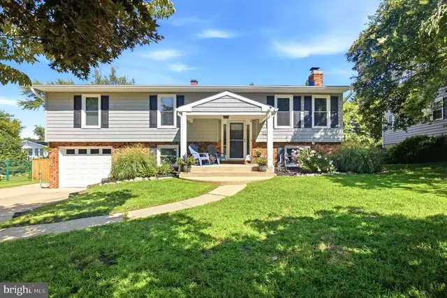 915 Juliet Ln, Arnold