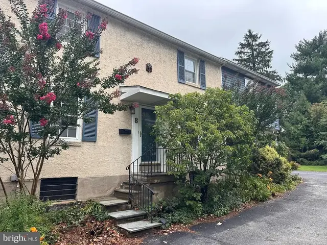 8 Arthur Rd, Bryn Mawr
