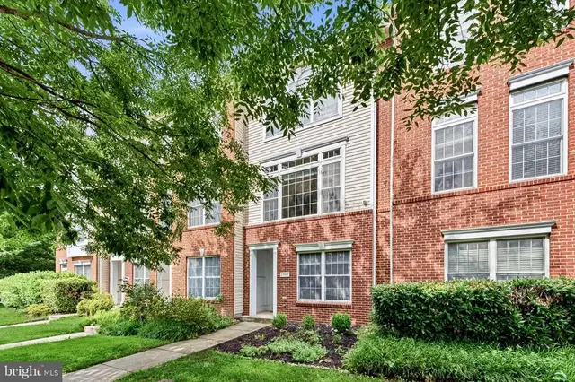 25033 Justice Dr, Chantilly