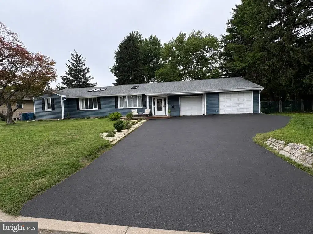 360 E Stafford Ave, LAUREL SPRINGS