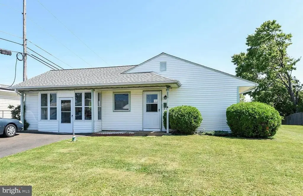 239 Tewksbury Rd, FAIRLESS HILLS