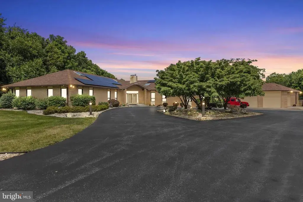 253 Brindle Rd, MECHANICSBURG