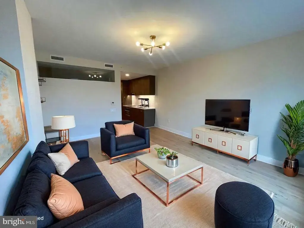 1211 Van St Se #1010, WASHINGTON