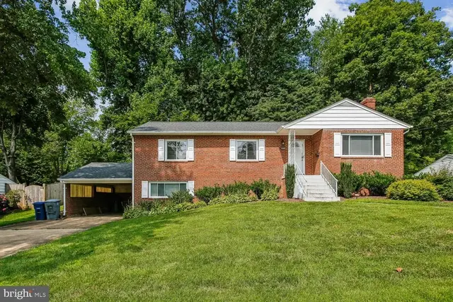 3210 Patrick Henry Dr, Falls Church